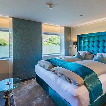 River Bär Hotel 3*